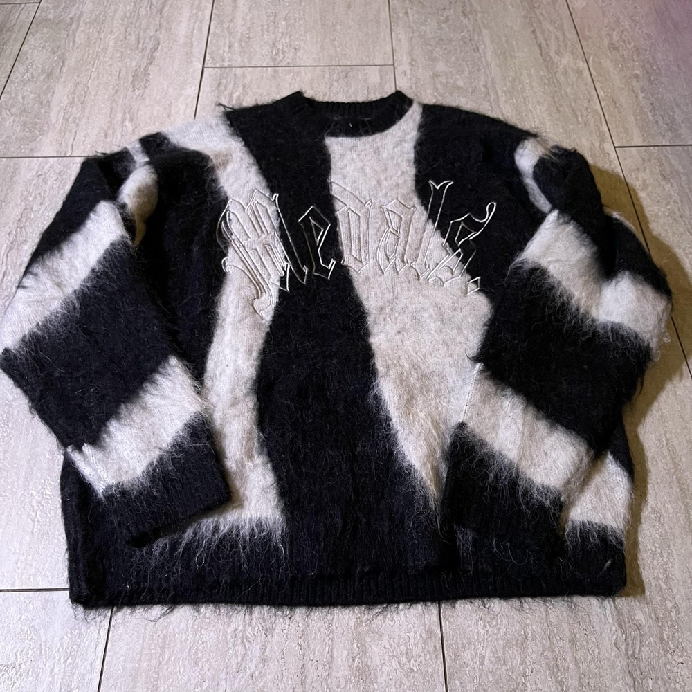 Beyond Medals Sweater Mens Large Black Fuzzy Stripe Gothic Logo Knit Pullover